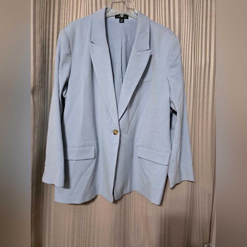 Light Blue Women's Blazer. NWOT